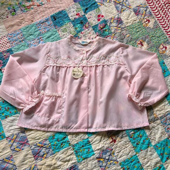 Vintage 50s/60s DEADSTOCK Pink Ruffled + Embroidered Bed Jacket Top M - Picture 4 of 5